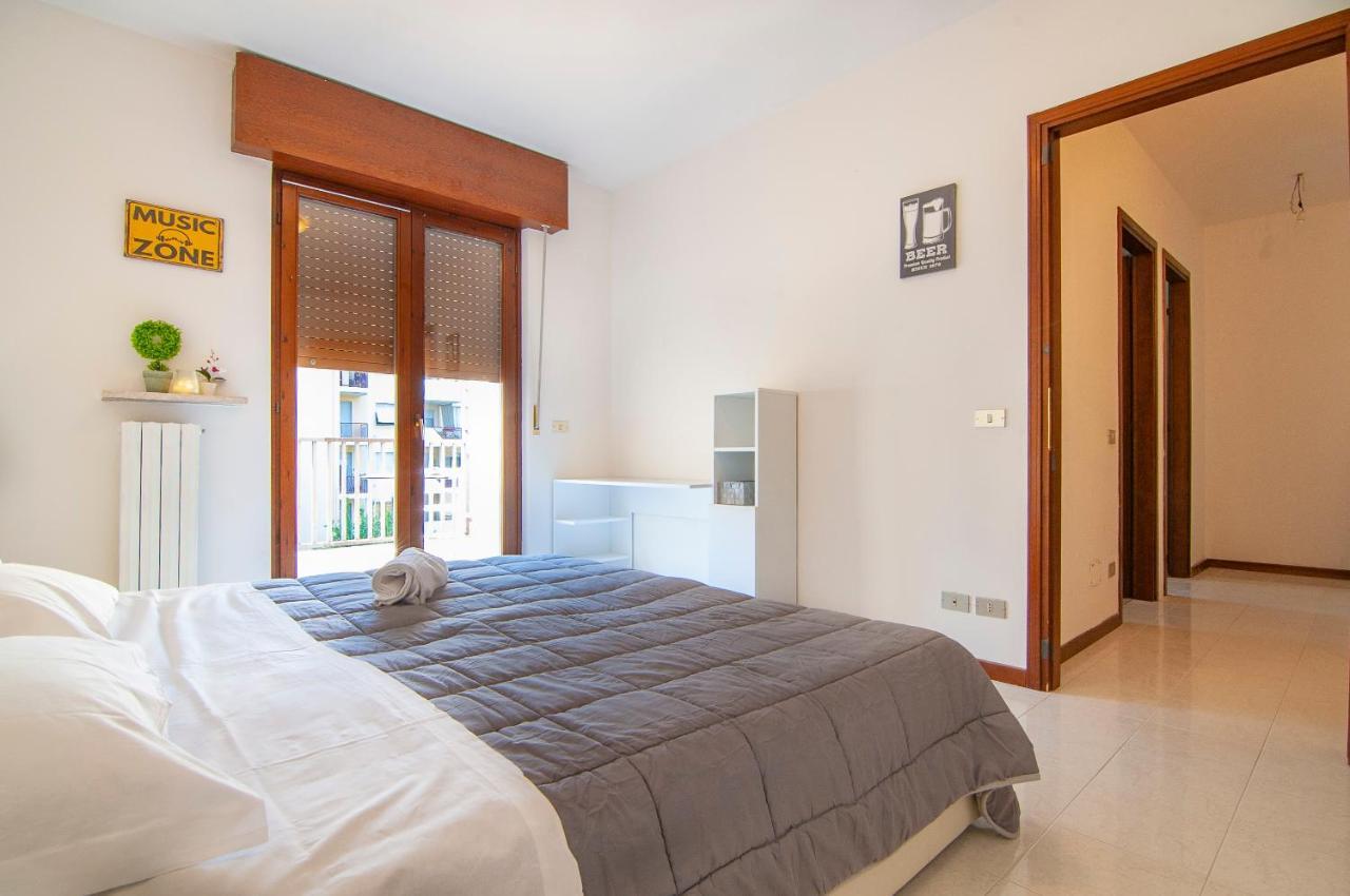 Verona - Familyoasi Free Parking And Garden Bagian luar foto